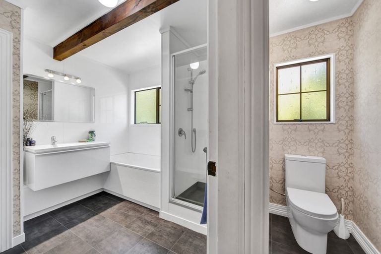 Photo of property in 27 Montjoy Street, Stratford, 4332