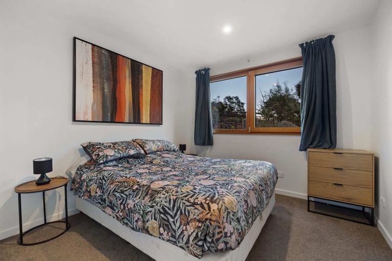 Photo of property in 42 Tui Drive, Mount Creighton, Queenstown, 9371