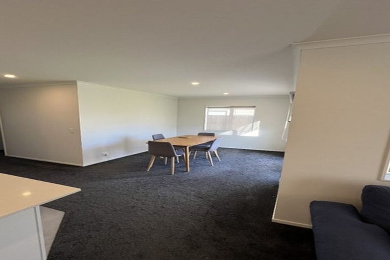 Photo of property in 36 Whareatua Avenue, Takanini, 2112