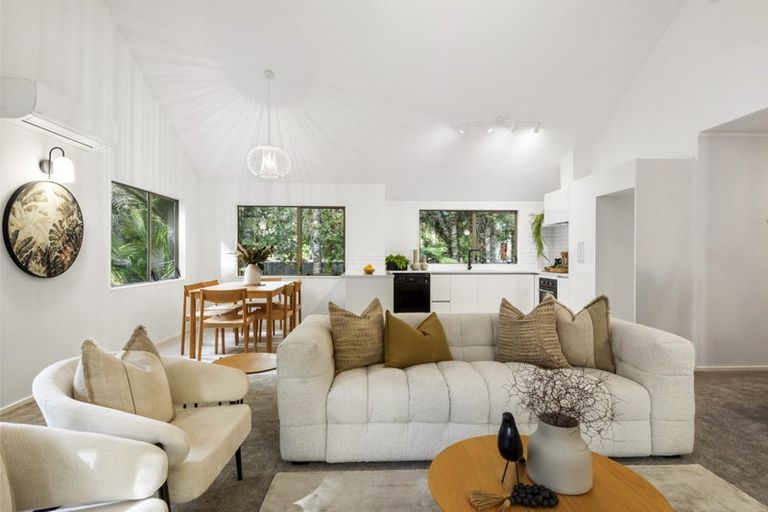 Photo of property in 2/48 Park Hill Road, Birkenhead, Auckland, 0626