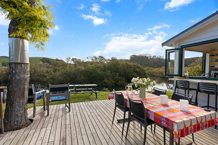 Photo of property in 847 Matapouri Road, Matapouri, Whangarei, 0173