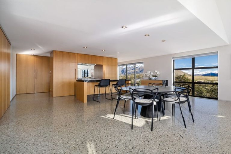 Photo of property in 1 Mckellar Drive, Jacks Point, Queenstown, 9371