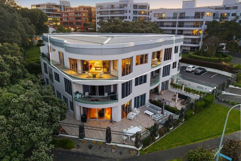 Photo of property in 1/7 The Promenade, Takapuna, Auckland, 0622