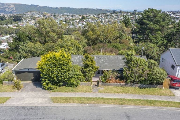 Photo of property in 20 Cleat Street, Whitby, Porirua, 5024