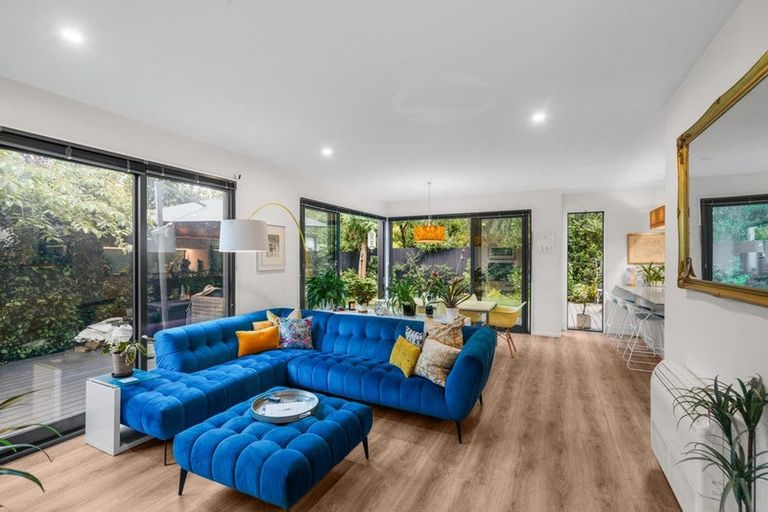 Photo of property in 53 Innes Road, St Albans, Christchurch, 8052