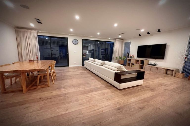 Photo of property in 31 Surf View Crescent, Red Beach, 0932