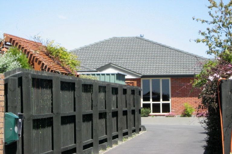 Photo of property in 6 Harrys Way, Redwood, Christchurch, 8051