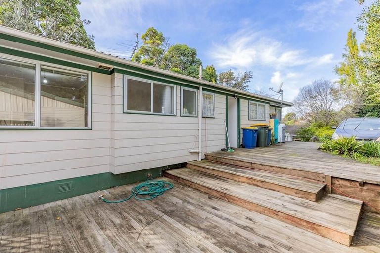 Photo of property in 11 Kilcar Place, Massey, Auckland, 0614