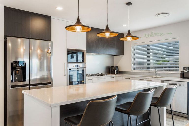 Photo of property in 6 Dida Park Drive, Kumeu, 0810