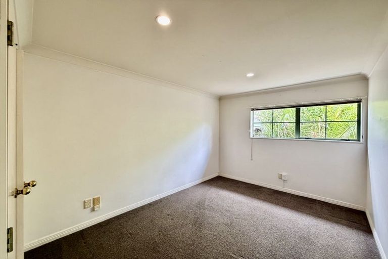 Photo of property in 22 Bob Charles Drive, Golflands, Auckland, 2013