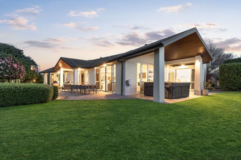 Photo of property in 1 Norfolk Drive, Cambridge, 3434