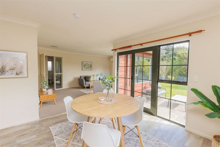 Photo of property in 15u6 Glanmire Road, Newlands, Wellington, 6037