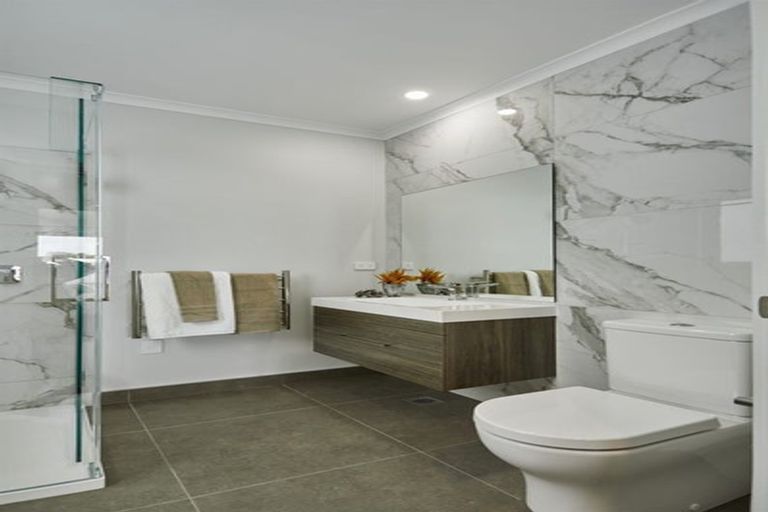 Photo of property in 42 Karepiro Drive, Stanmore Bay, Whangaparaoa, 0932