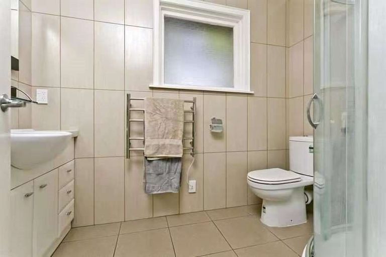 Photo of property in 78 Seaview Road, Glenfield, Auckland, 0629