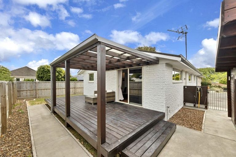 Photo of property in 2/6 Timbertop Lane, Saint Martins, Christchurch, 8022