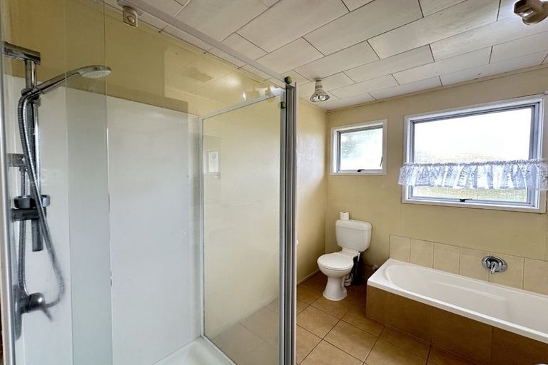 Photo of property in 12 Lynley Place, Pakuranga Heights, Auckland, 2010