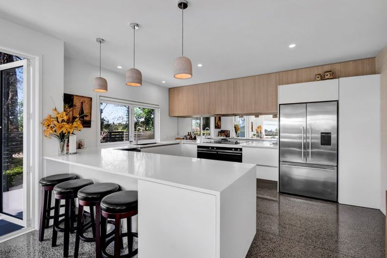 Photo of property in 321b Mangorei Road, Merrilands, New Plymouth, 4312