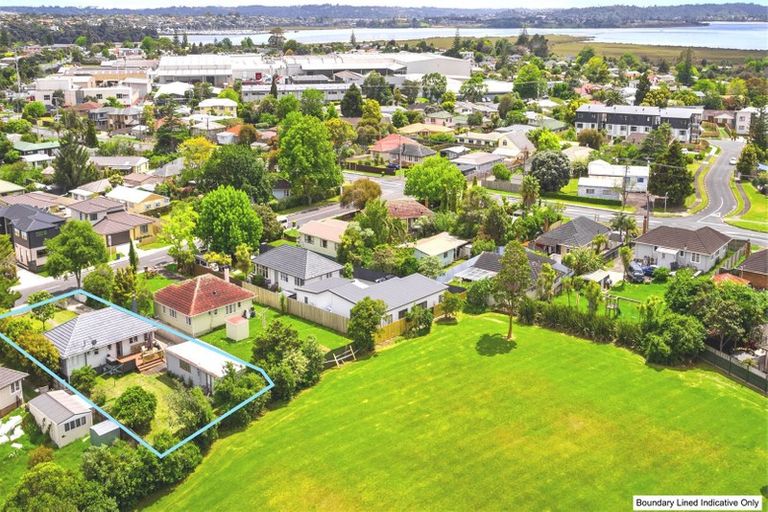 Photo of property in 95 Kervil Avenue, Te Atatu Peninsula, Auckland, 0610