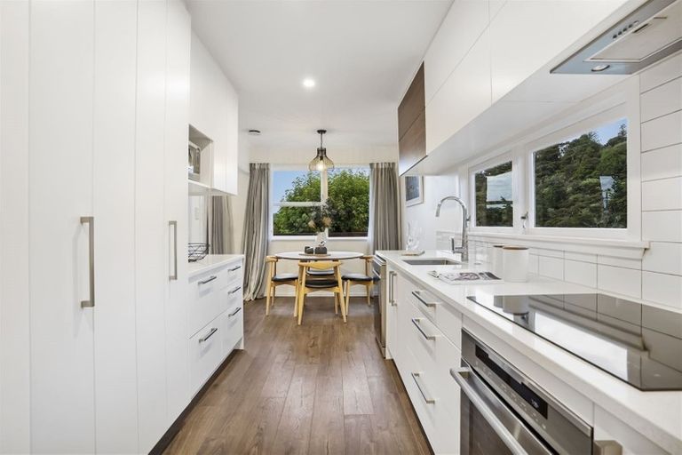 Photo of property in 58 Eskdale Road, Birkdale, Auckland, 0626