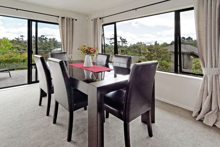 Photo of property in 30a Derwent Crescent, Titirangi, Auckland, 0604