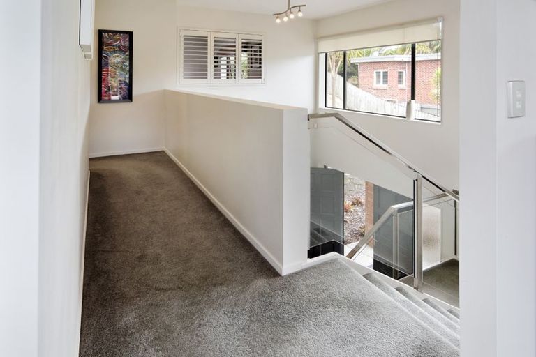 Photo of property in 30a Derwent Crescent, Titirangi, Auckland, 0604