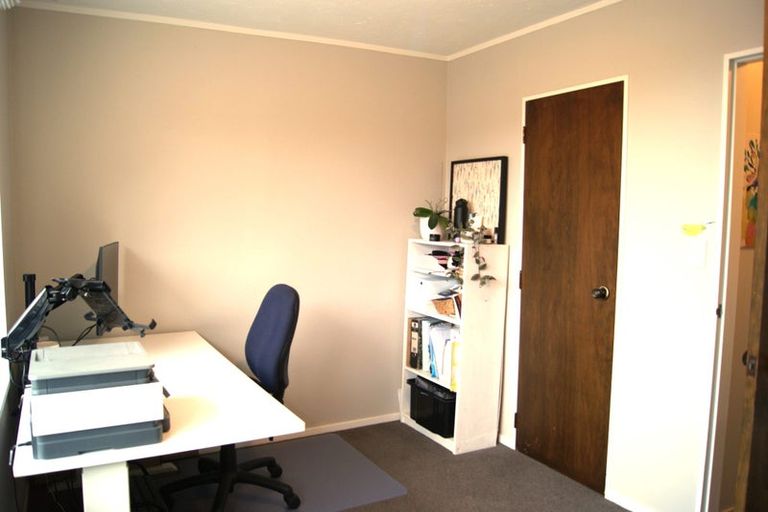 Photo of property in 78 Thurleigh Grove, Karori, Wellington, 6012