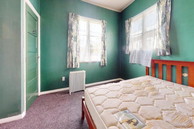 Photo of property in 30 Millar Street, Terrace End, Palmerston North, 4410