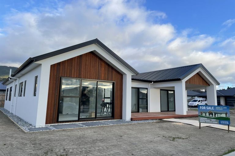 Photo of property in 1 Greenway Crescent, Hope, 7020