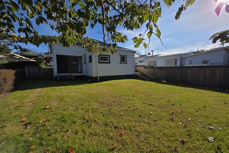 Photo of property in 43 Lorna Street, Lynmouth, New Plymouth, 4310