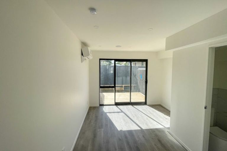 Photo of property in 3/5 Hikurangi Street, Te Atatu Peninsula, Auckland, 0610