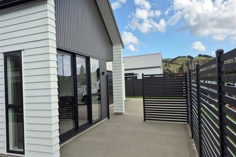 Photo of property in 12 Mataikokako Loop, Kawakawa Bay, 2585