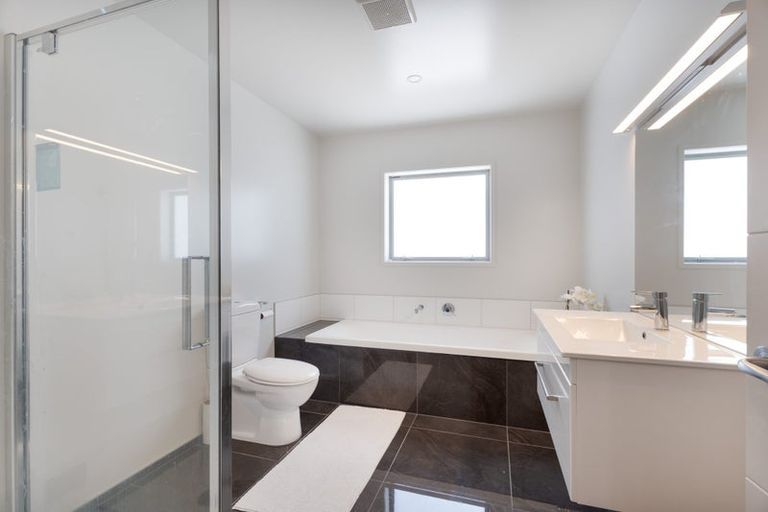 Photo of property in 10 Crompton Avenue, Churton Park, Wellington, 6037