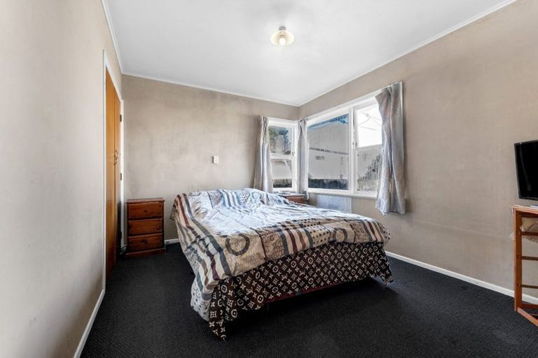 Photo of property in 8 Braeburn Place, Takanini, 2112