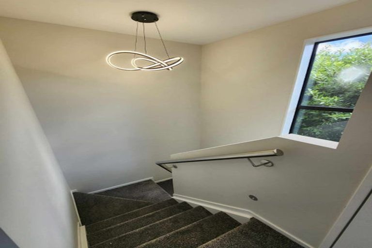 Photo of property in 1/32 Yeovil Road, Te Atatu Peninsula, Auckland, 0610
