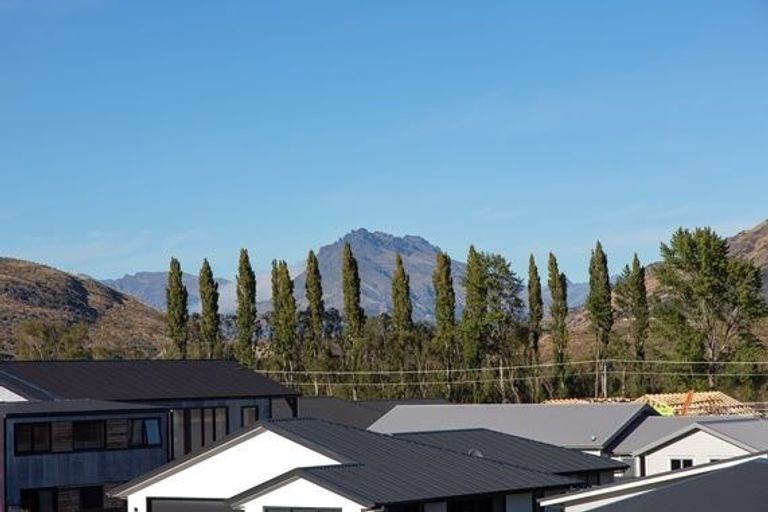 Photo of property in 18 Cumberland Road, Lower Shotover, Queenstown, 9304