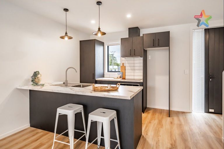 Photo of property in 71 Pipi Place, Levin, 5510