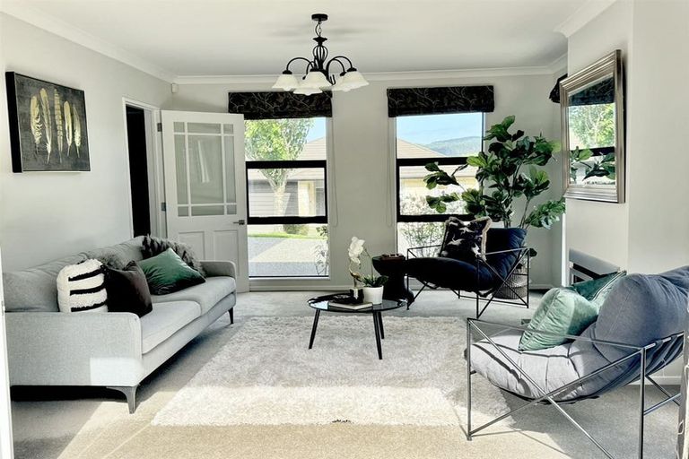 Photo of property in 51 Kilkelly Close, Tawa, Wellington, 5028