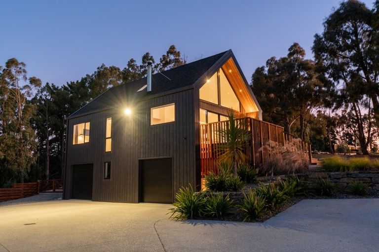 Photo of property in 3 Maude View Road, Hawea Flat, Wanaka, 9382