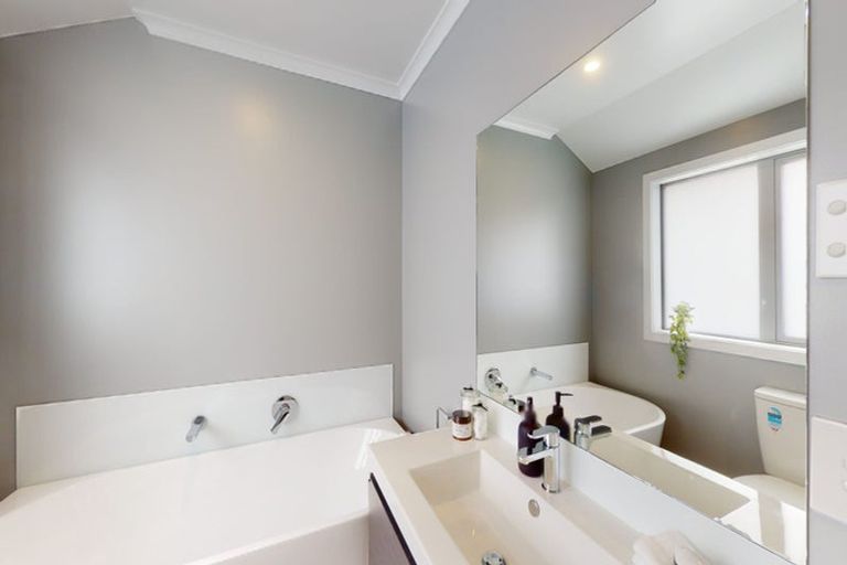 Photo of property in 34 Nile Street, Waterloo, Lower Hutt, 5011