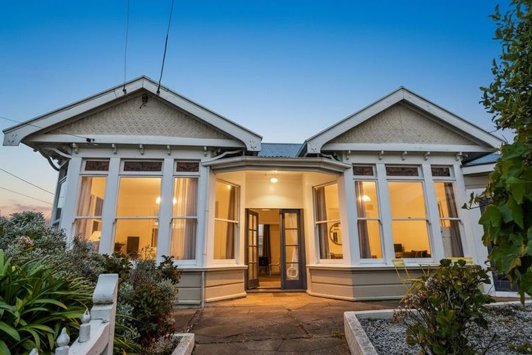 Photo of property in 4 Argyle Street, Mornington, Dunedin, 9011