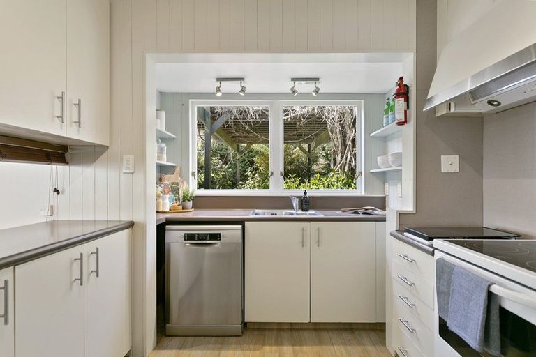 Photo of property in 32 Sunset Street, Hilltop, Taupo, 3330