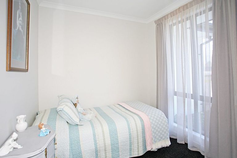 Photo of property in 18 Pistacia Place, Hornby, Christchurch, 8025