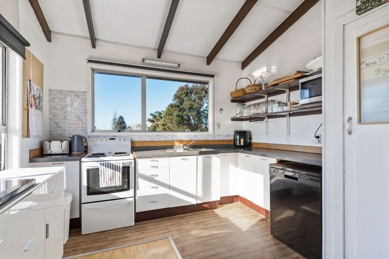 Photo of property in 208 Chartwell Avenue, Whangamata, 3620