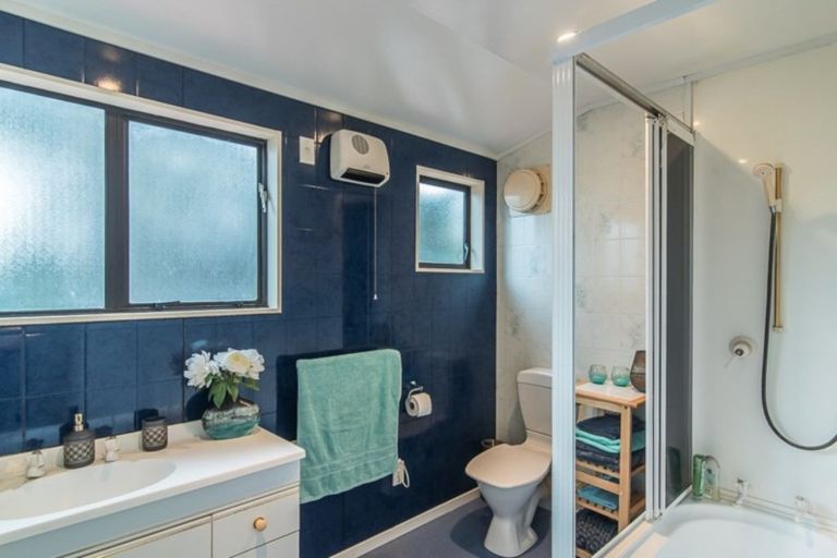 Photo of property in 31 Olive Terrace, Paraparaumu Beach, Paraparaumu, 5032