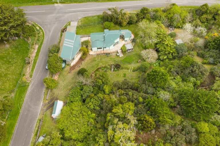 Photo of property in 353 Kahuterawa Road, Linton, Palmerston North, 4472