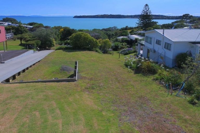 Photo of property in 19a Melandra Road, Stanmore Bay, Whangaparaoa, 0932