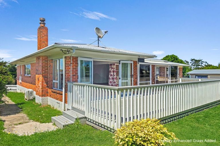 Photo of property in 95 Kitchener Road, Waiuku, 2123