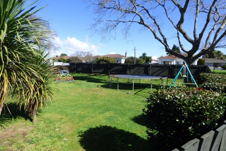 Photo of property in 1/32 Landscape Road, Papatoetoe, Auckland, 2025
