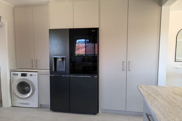 Photo of property in 2/60 Maritime Terrace, Birkenhead, Auckland, 0626