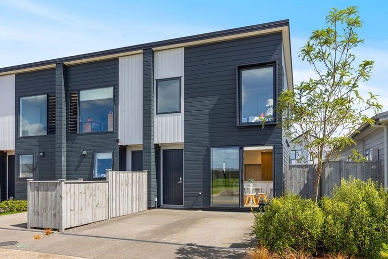 Photo of property in 26 Rauriki Lane, Rosehill, Papakura, 2113